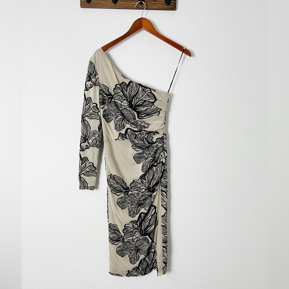 Dress the Population One Shoulder Floral Midi Dress